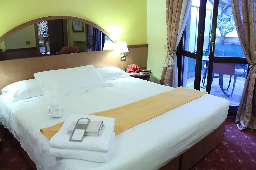 Hotel Carrobbio Milan 4*,  Italy