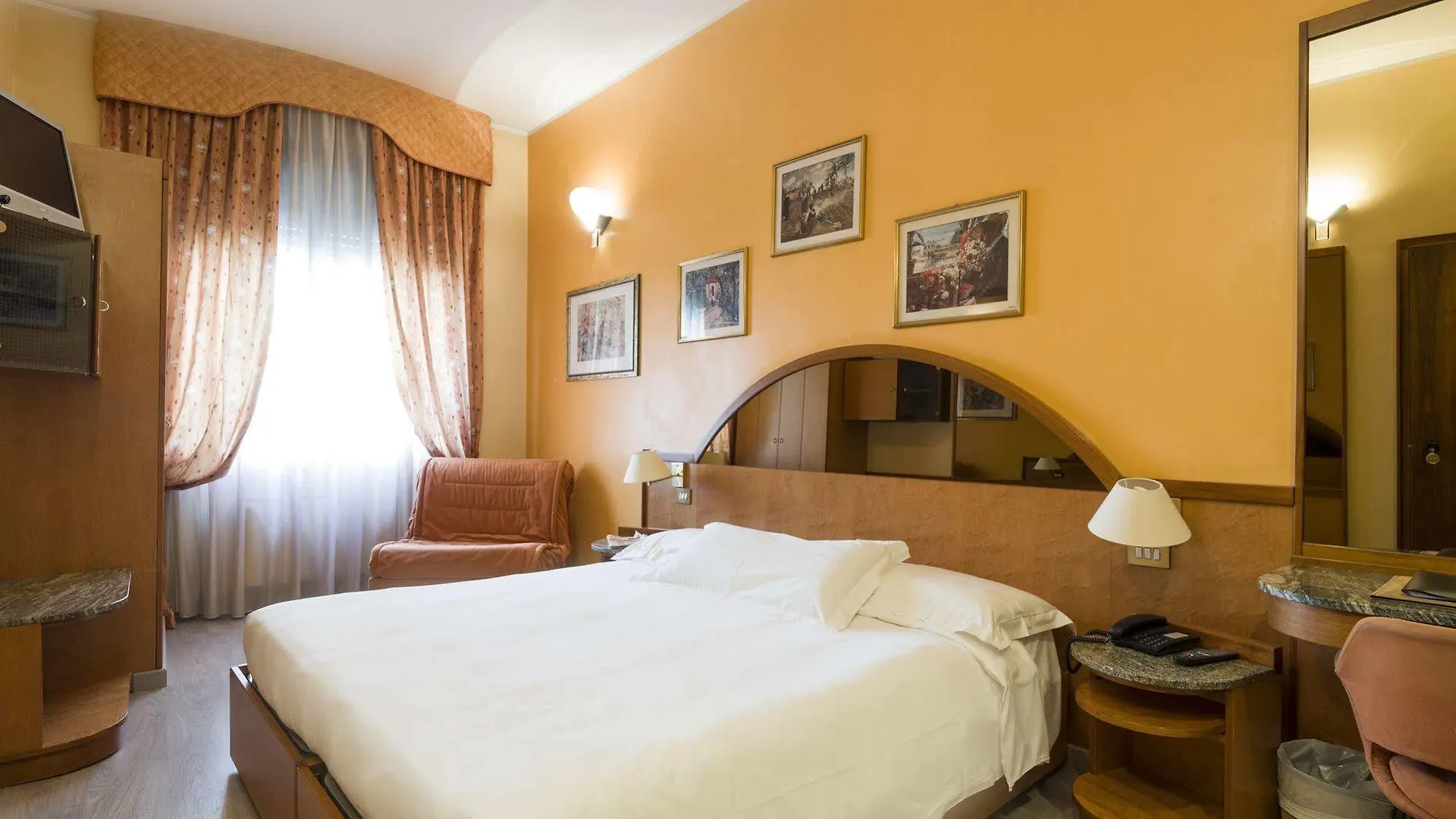 Hotel Carrobbio Milan 4*,  Italy